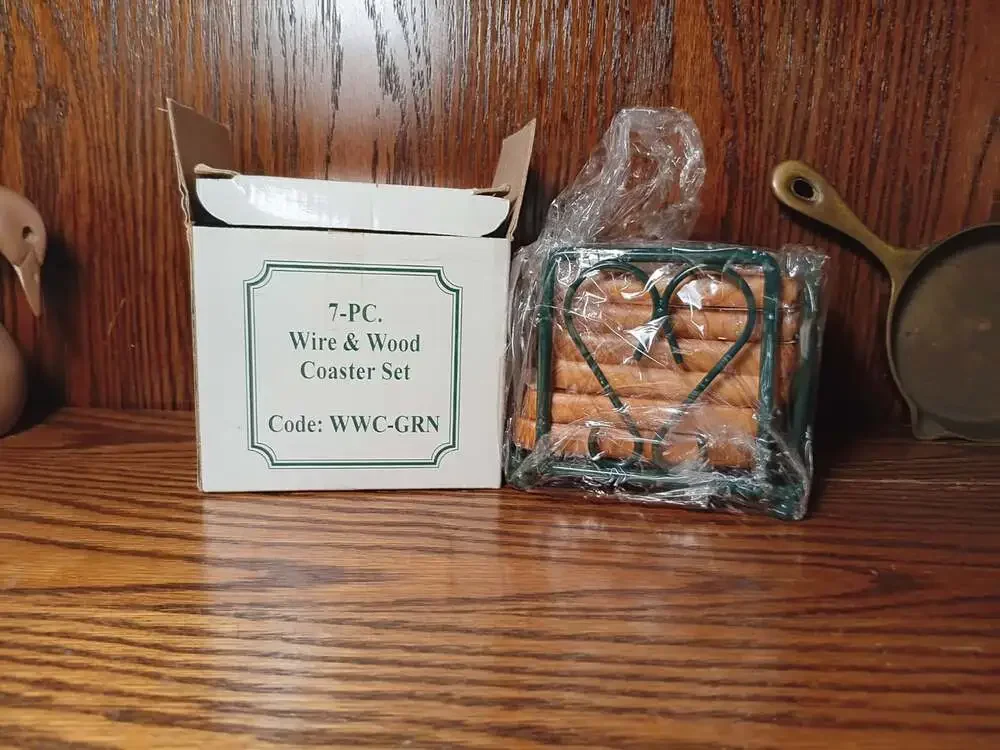 VTG Green Heart Shaped Wire Rack Wood Coaster Set New In Box 7 Piece